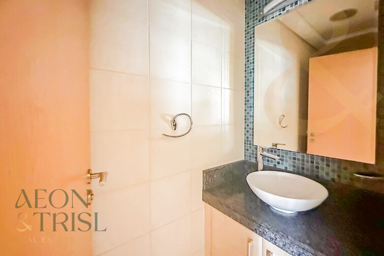 Shoreline Apartments Apartment for Rent, Palm Jumeirah, Dubai