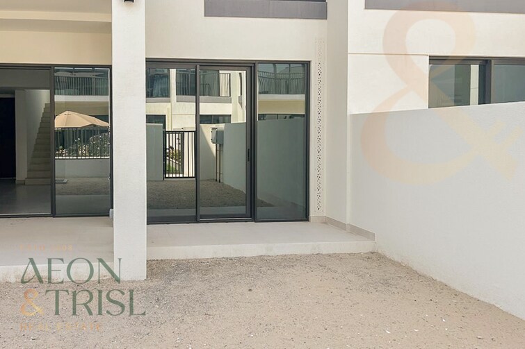 Shams Townhouses Townhouse for Rent, Town Square, Dubai
