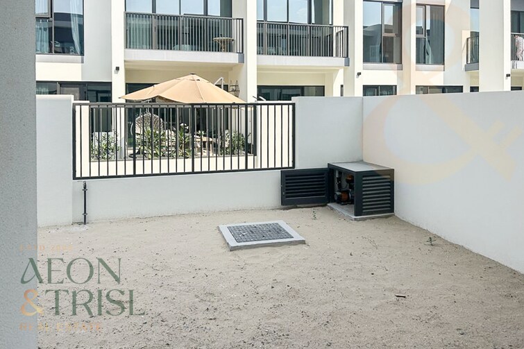 Shams Townhouses Townhouse for Rent, Town Square, Dubai