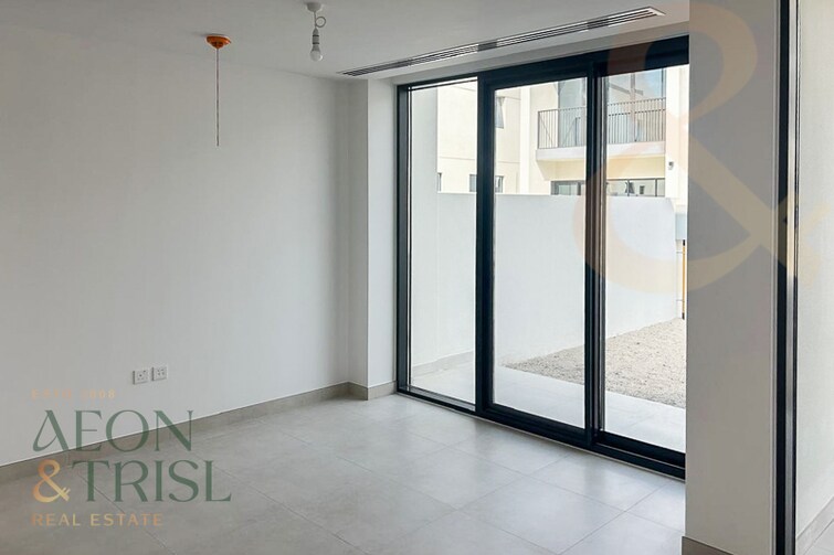 Shams Townhouses Townhouse for Rent, Town Square, Dubai