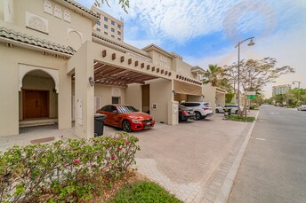 3 BR Townhouse For Sale in Quortaj