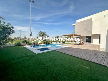 6 BR Villa For Sale in Redwoods