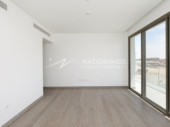 6 BR Villa For Sale in Redwoods