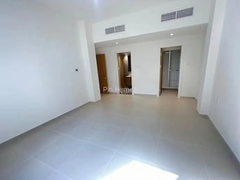  Apartment for Rent, The Gardens, Dubai