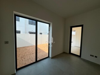 3 BR Townhouse For Sale in Noya Cover Image